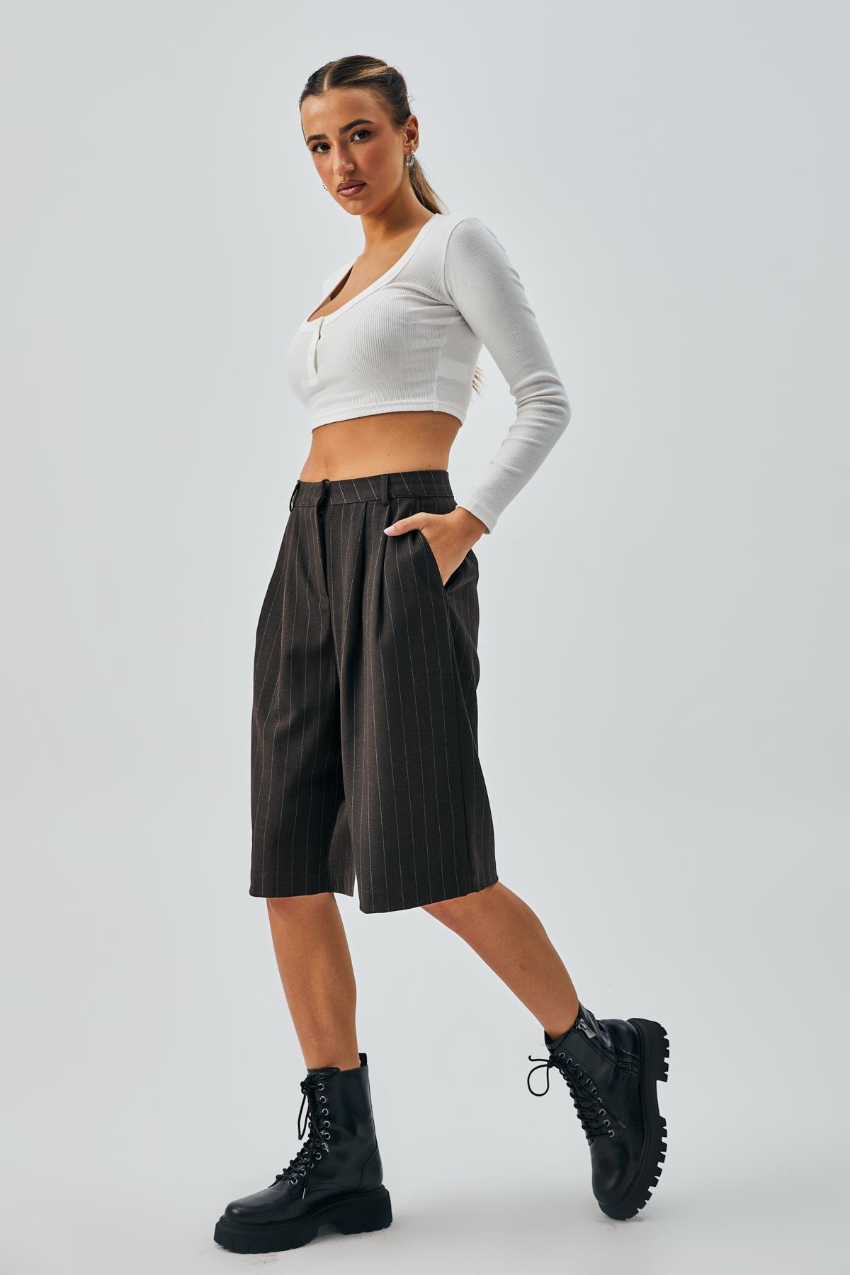 Kadın Kahve Yün Poliviskon Çizgili Bermuda Şort 28237