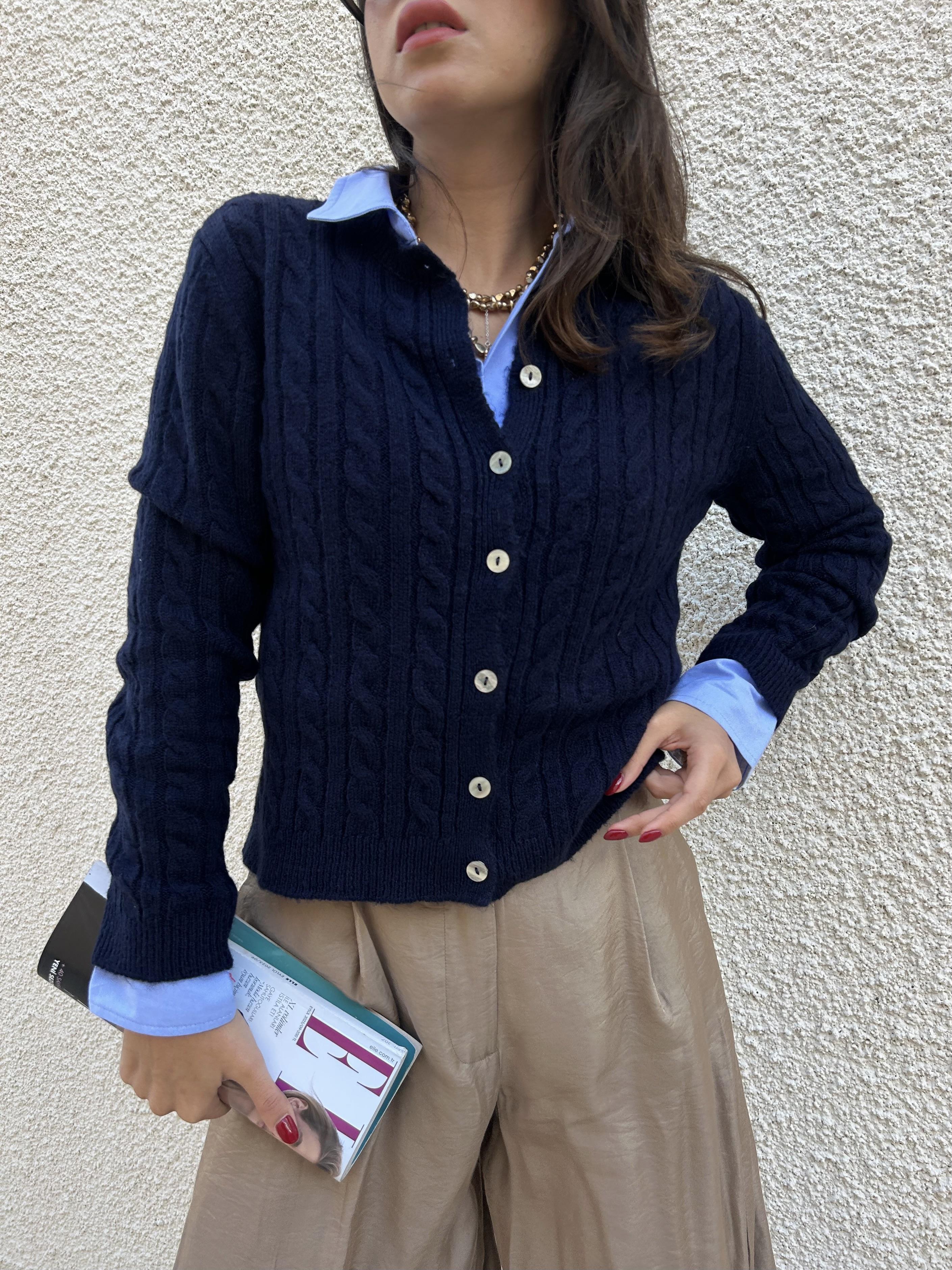 Kadın Lacivert Saç Örgü Taş Düğmeli Kısa Hırka 30033