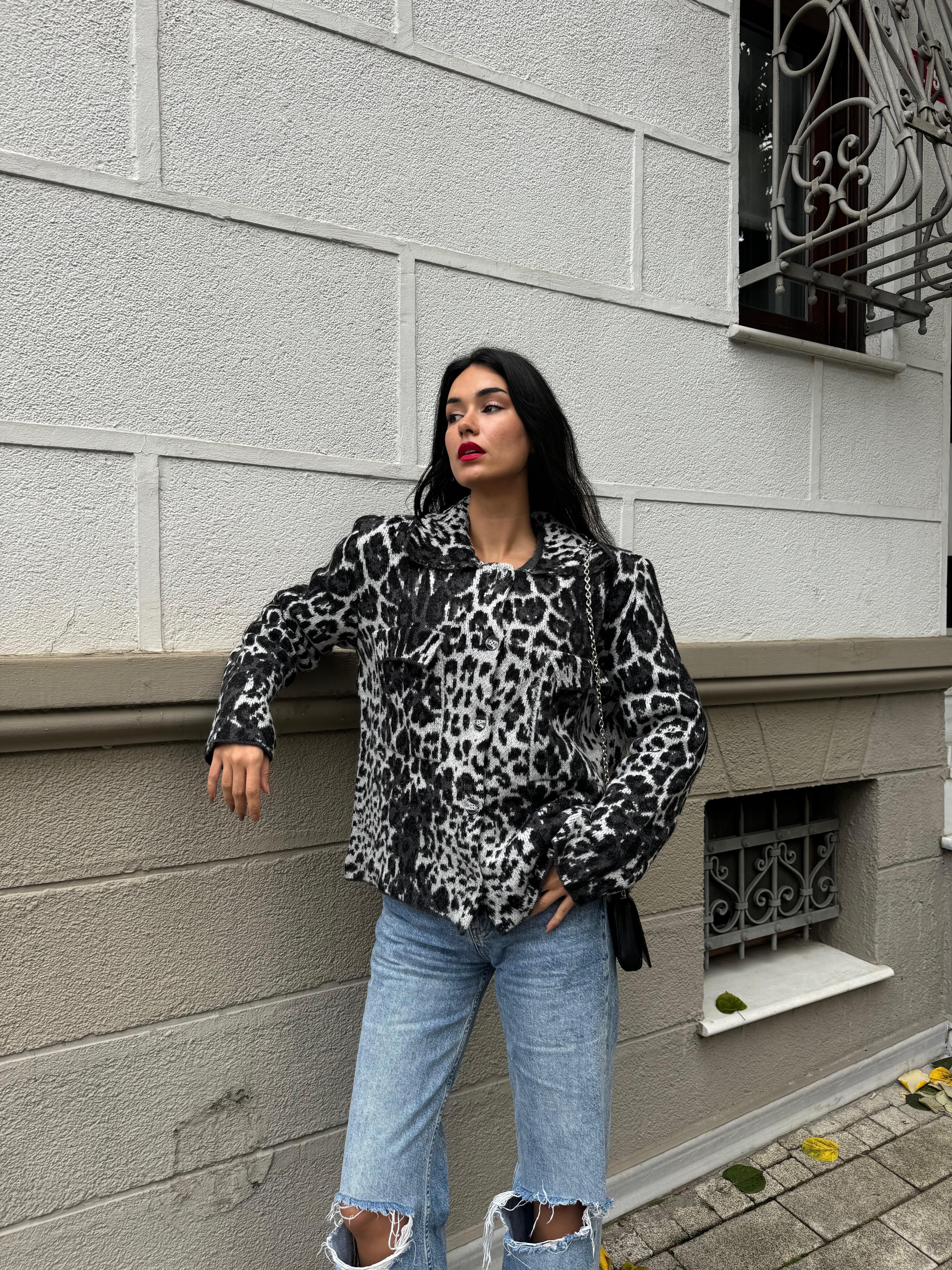 Kadın Leopar Desenli Gömlek Yaka Cepli Triko Hırka 28348