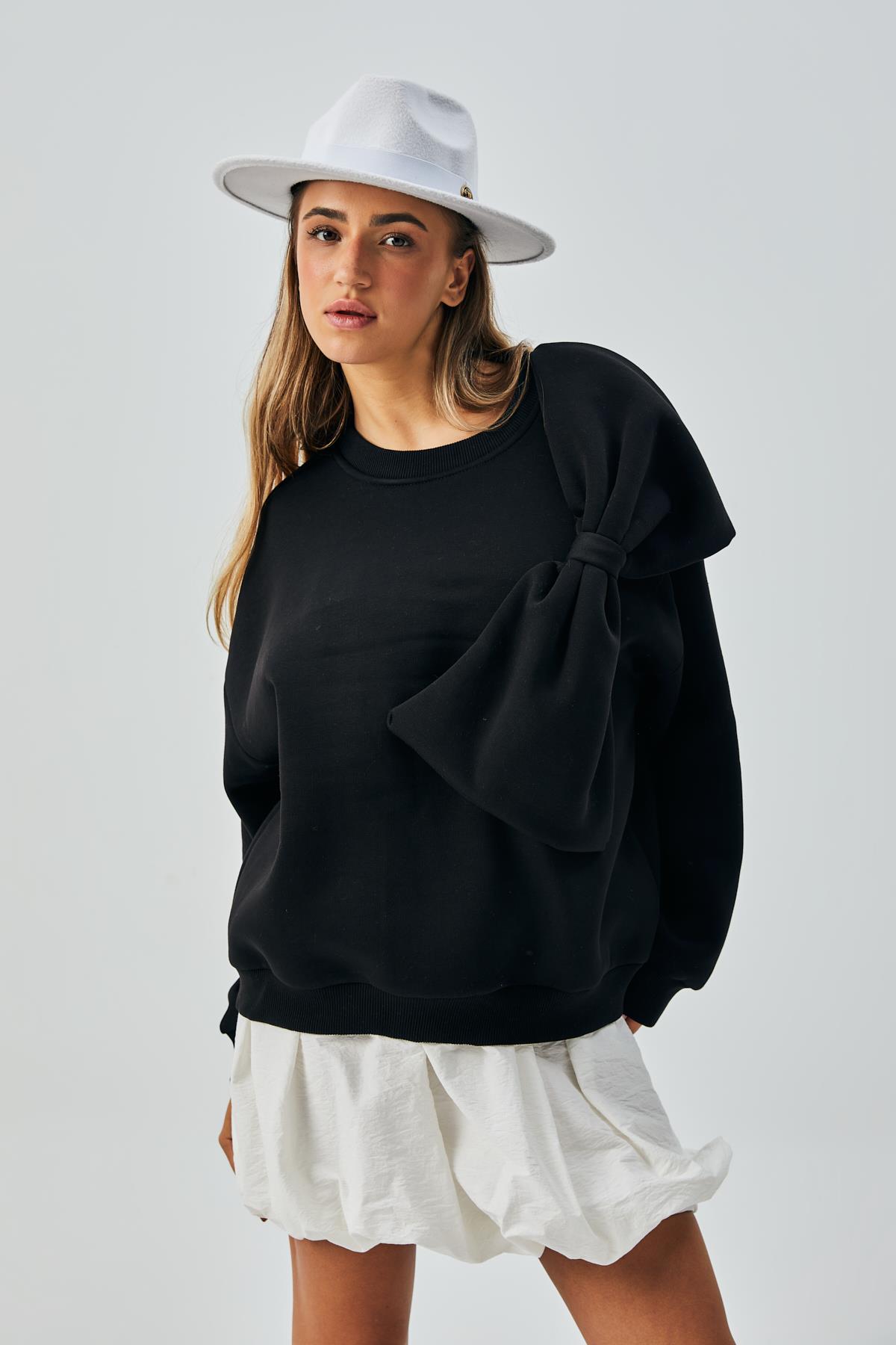 Kadın Siyah 3 İplik Şardonlu Fiyonklu Tasarım Geniş Kesim Sweatshirt 28155