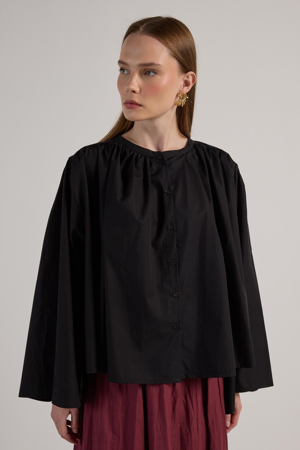 Kadın Siyah Büzgülü Oversize Tasarım Gömlek 30018