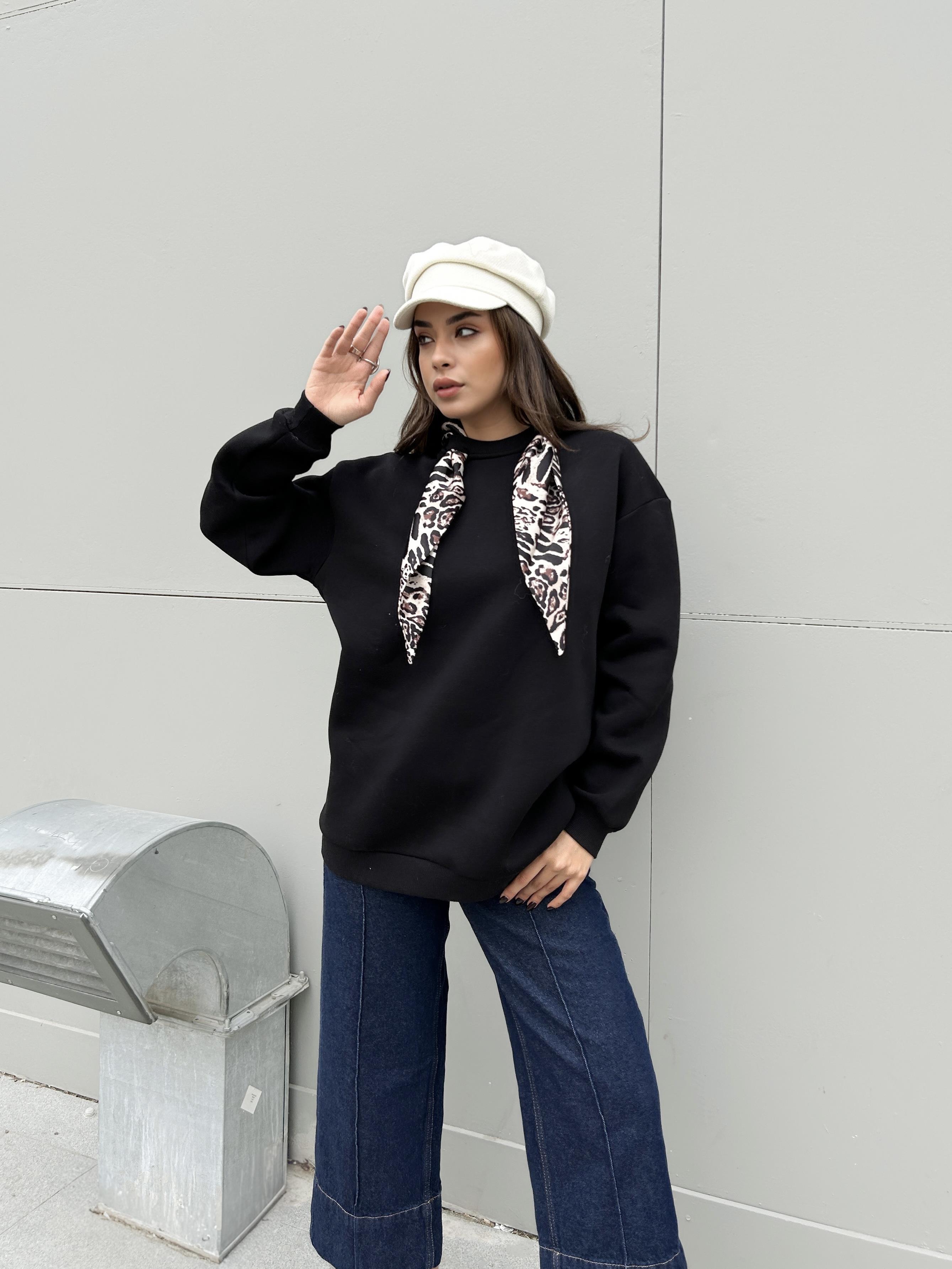 Kadın Siyah Leopar Şal Detaylı Owersize Sweatshirts 30096