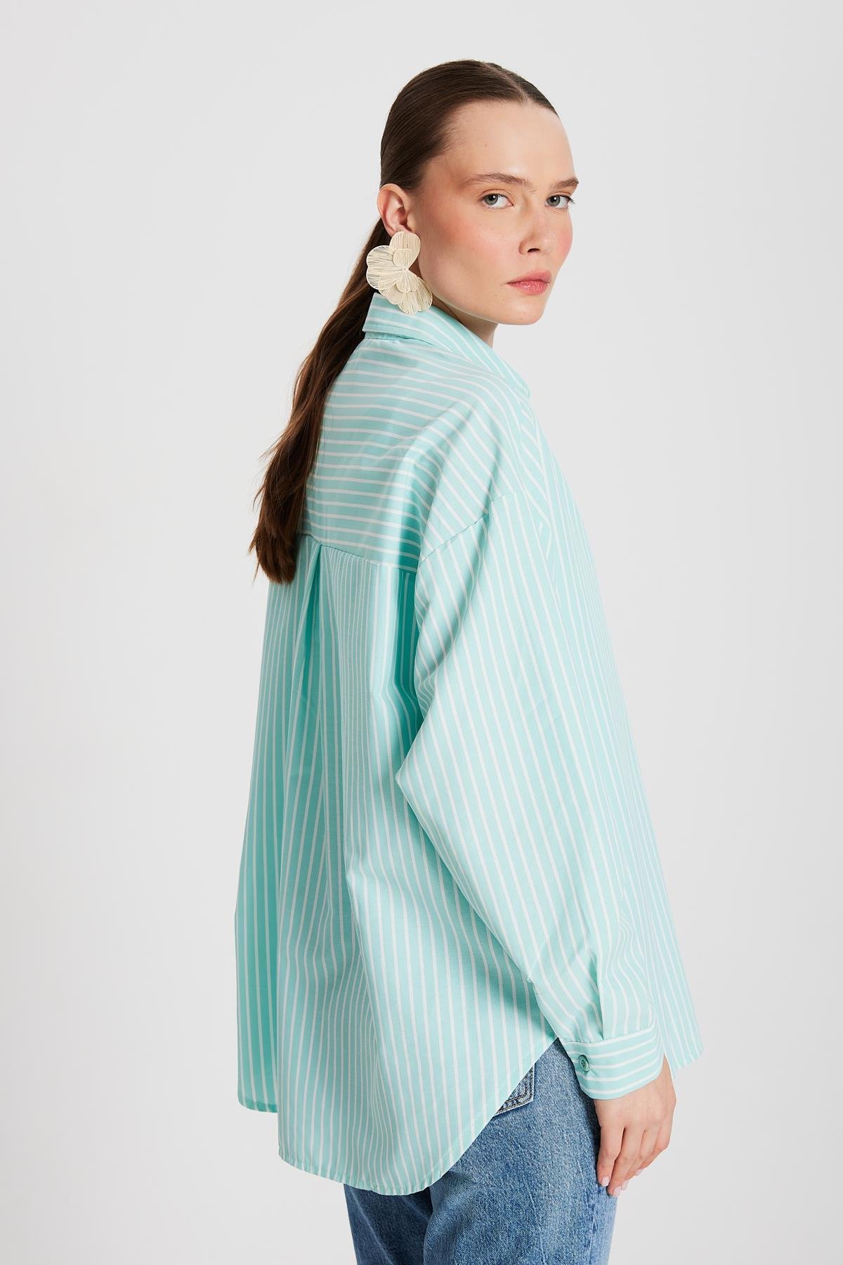Mint Beyaz Çizgili Oversize Cepli Gömlek 27135