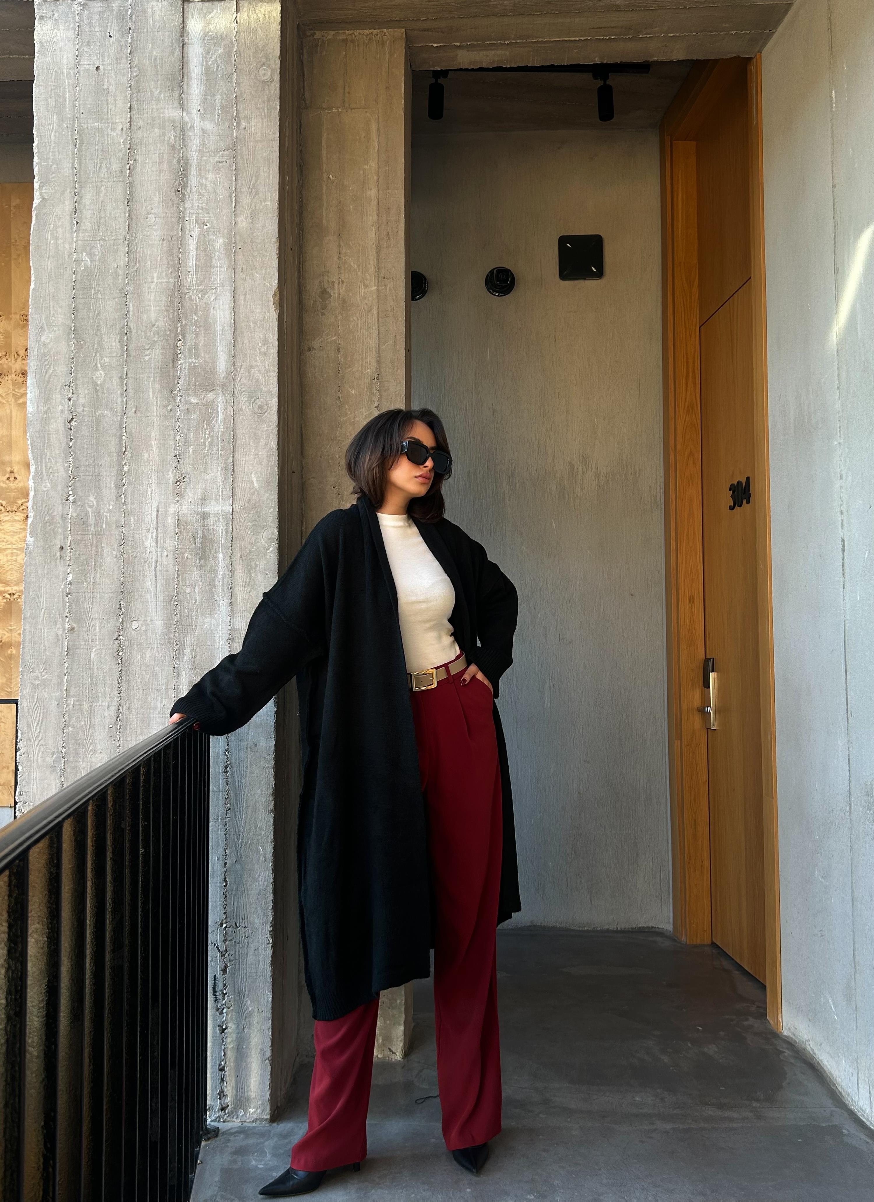 Siyah Pis Dikiş Detaylı Uzun Oversize Yumoş Triko Hırka 26257