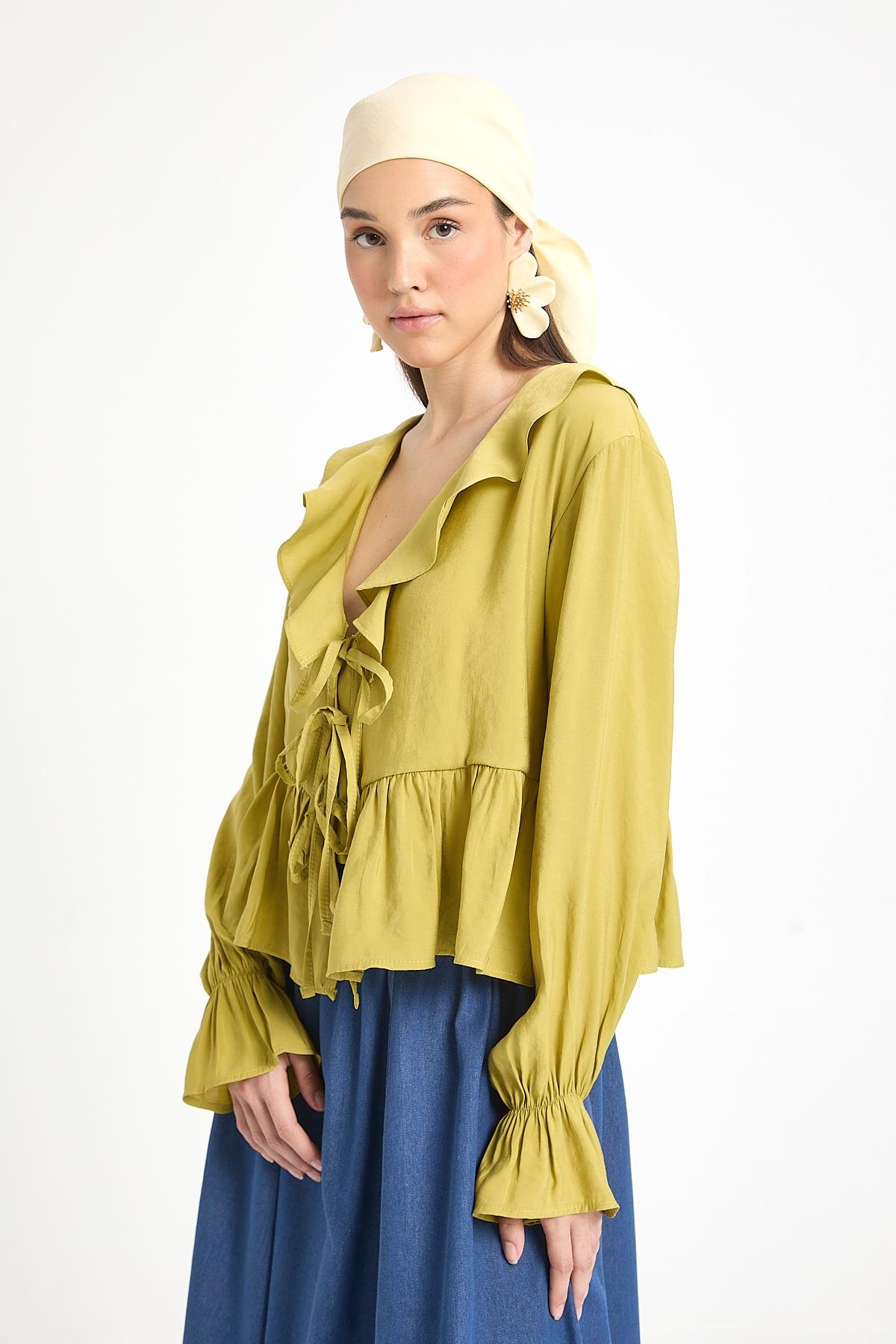 Yağ Yeşili %100 Modal Fırfır Detaylı Önden Bağlamalı Bluz 29255