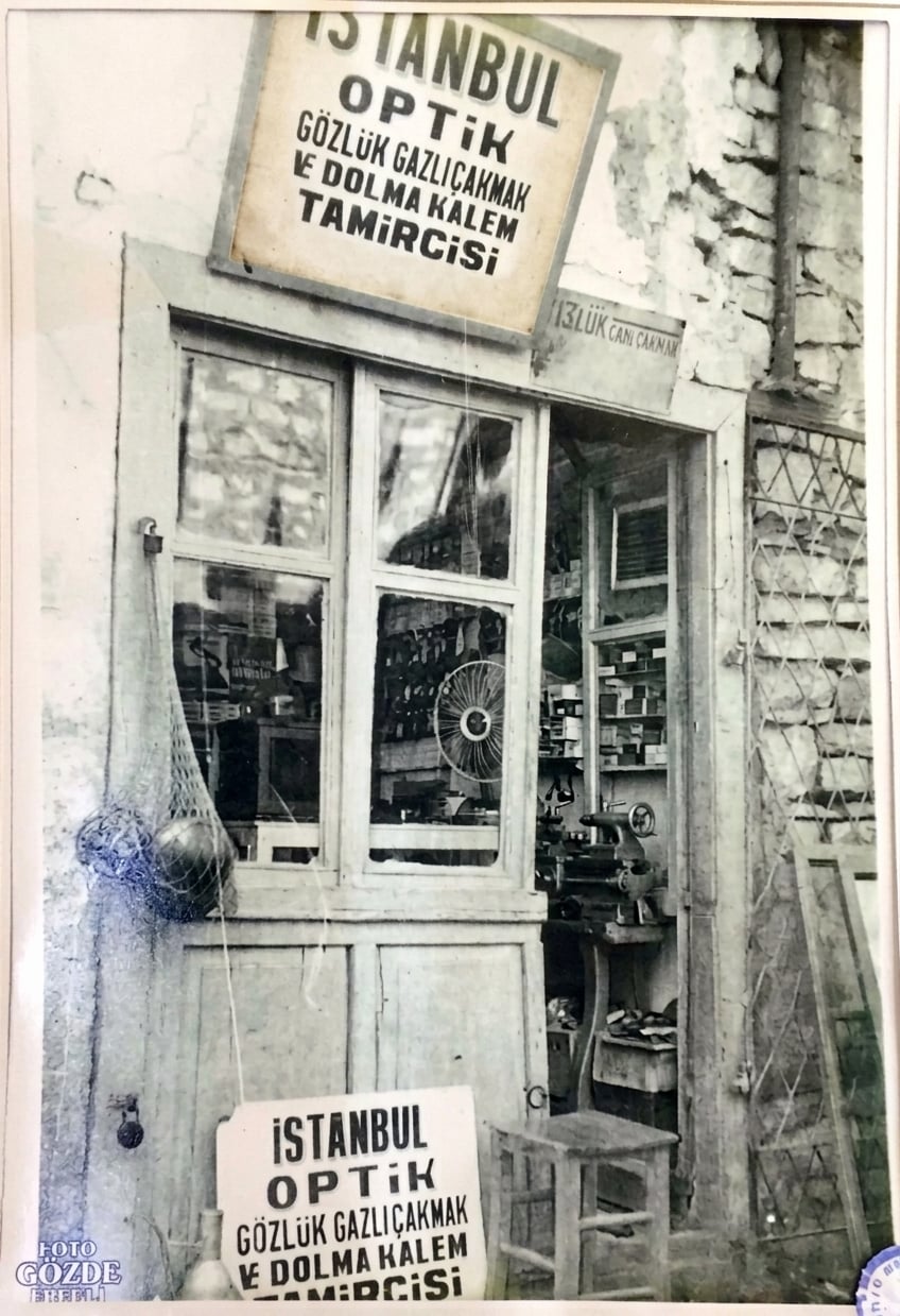 İstanbul Optik'in ilk yıllarındaki mağazası