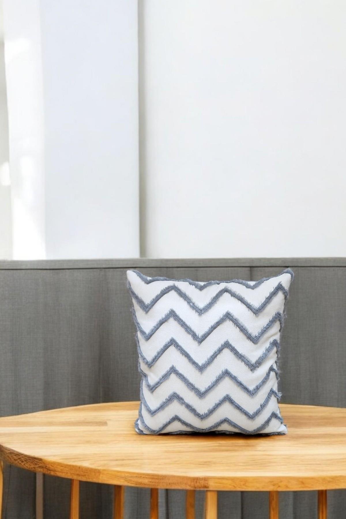 Modern Chevron Zigzag Püsküllü Kırlent Kılıfı Krem Gri Renk - 43x43cm