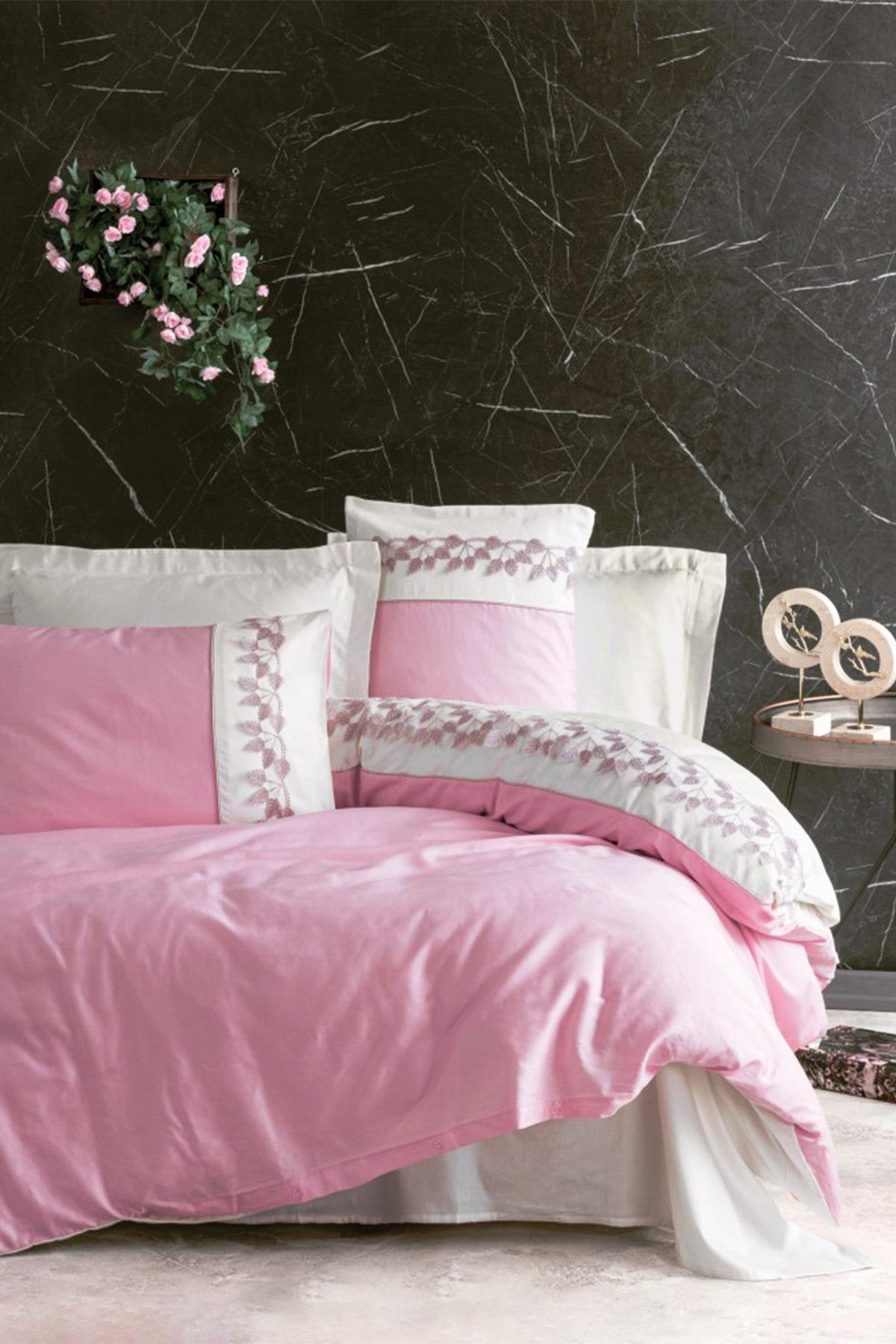 Nakışlı Saten Çift Kişilik Nevresim Takımı Niobe Pembe