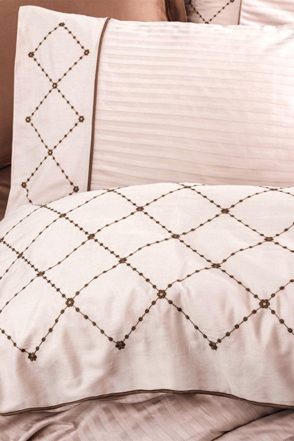 Nakışlı Saten Çift Kişilik Nevresim Takımı Afra Bej