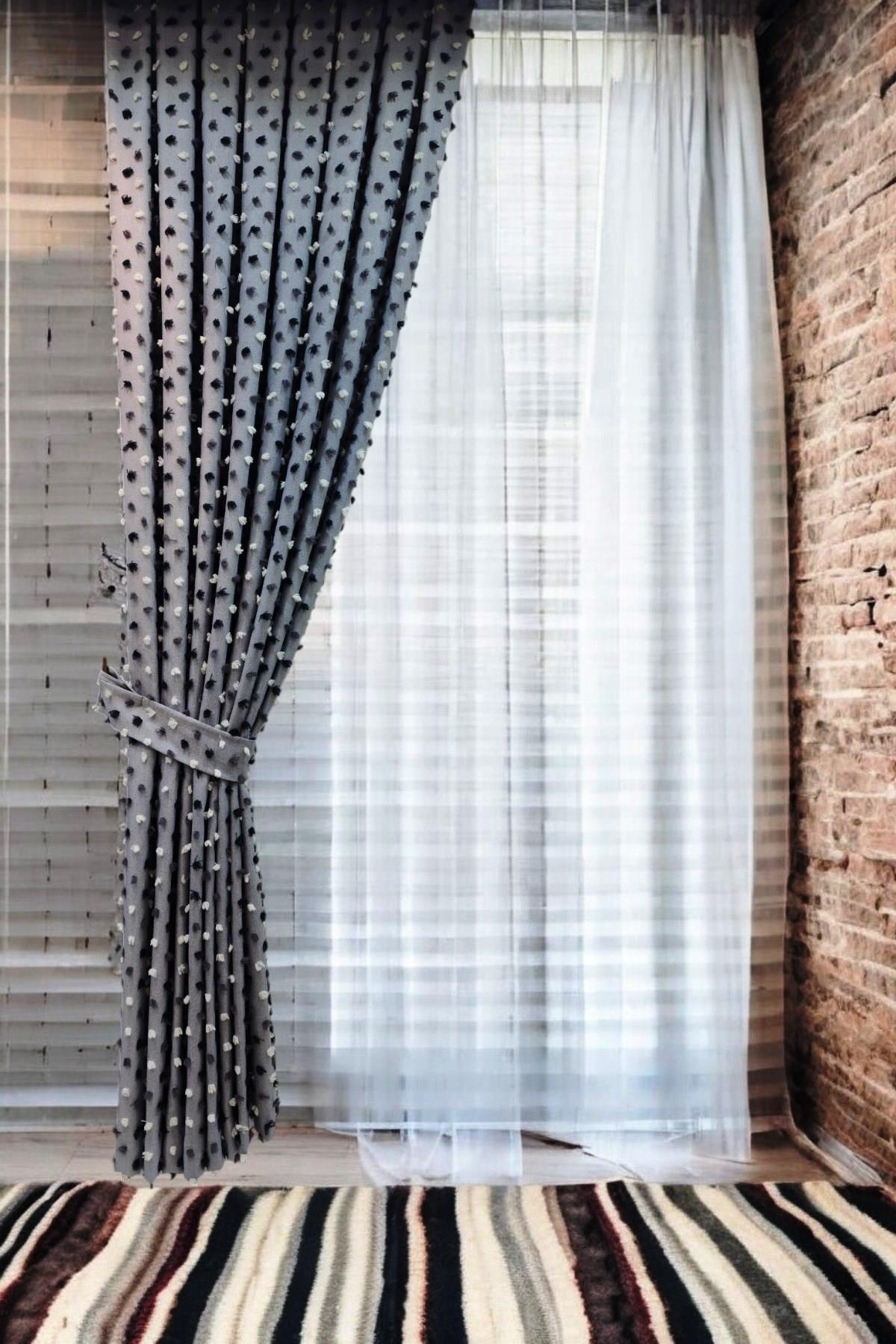 Pastel Püsküllü Fon Perde Gri Renk - Modern ve Neşeli Tasarım