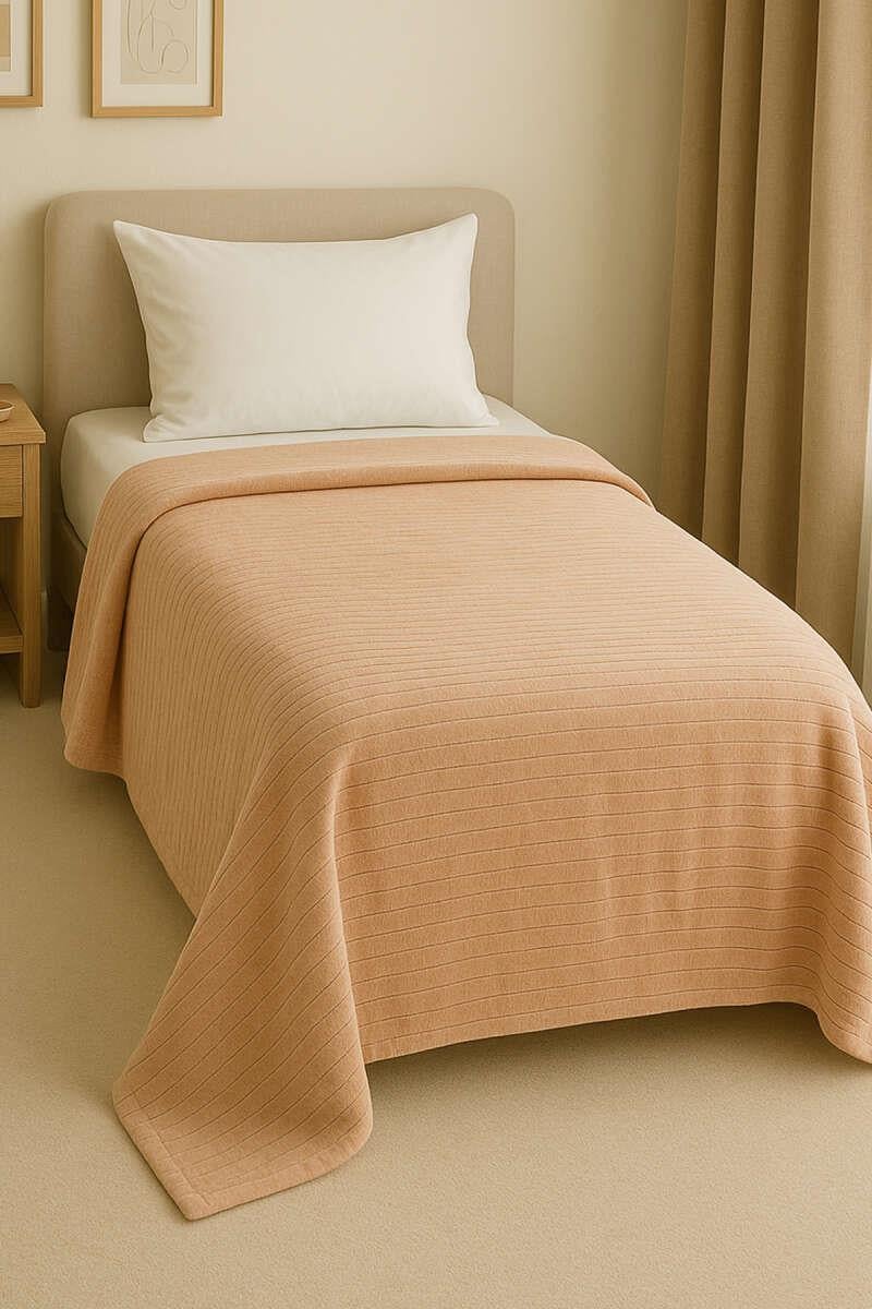 Softline Bej Çizgili Yumuşak ve Hafif Battaniye 150x200 cm (Tek Kişilik)