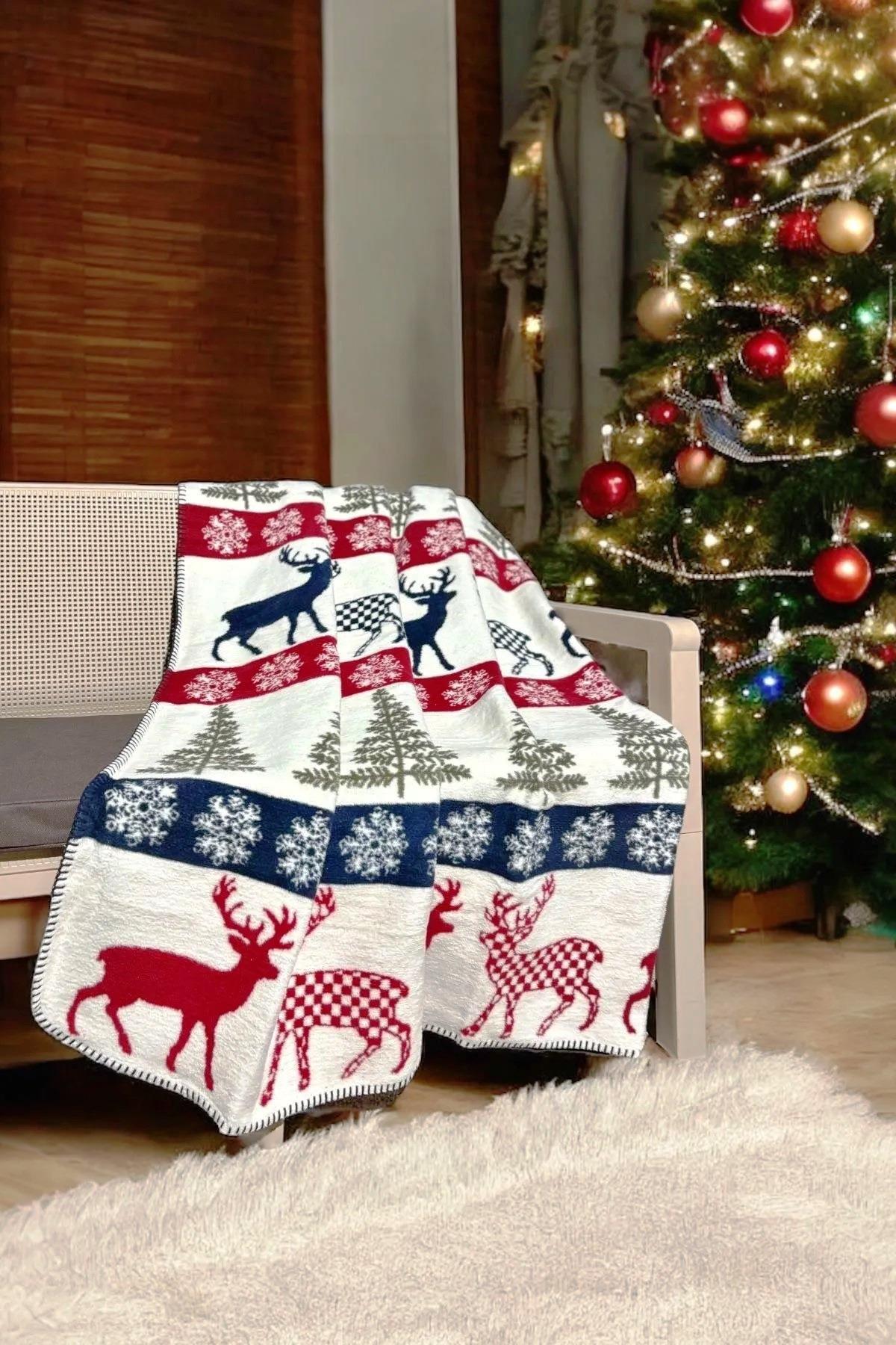 Wintertale Yılbaşı Desenli Kırmızı Kaşındırmayan Pamuklu TV Battaniyesi - 130x170 cm