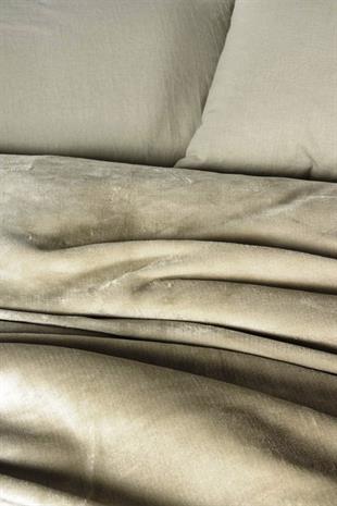 Flossy Taş Velvet Çift Kişilik Nevresim Takımı | Şık ve Konforlu Tasarım