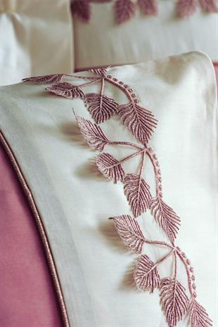 Nakışlı Saten Çift Kişilik Nevresim Takımı Niobe Pembe