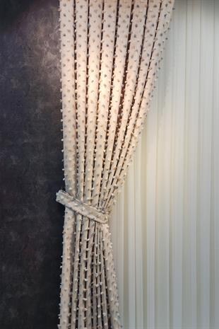 Pastel Püsküllü Fon Perde Bej Renk - Modern ve Neşeli Tasarım