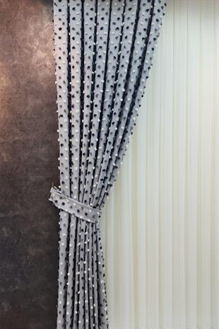 Pastel Püsküllü Fon Perde Gri Renk - Modern ve Neşeli Tasarım