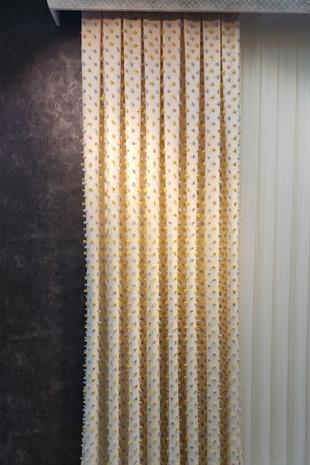 Pastel Püsküllü Fon Perde Krem Renk - Modern ve Neşeli Tasarım