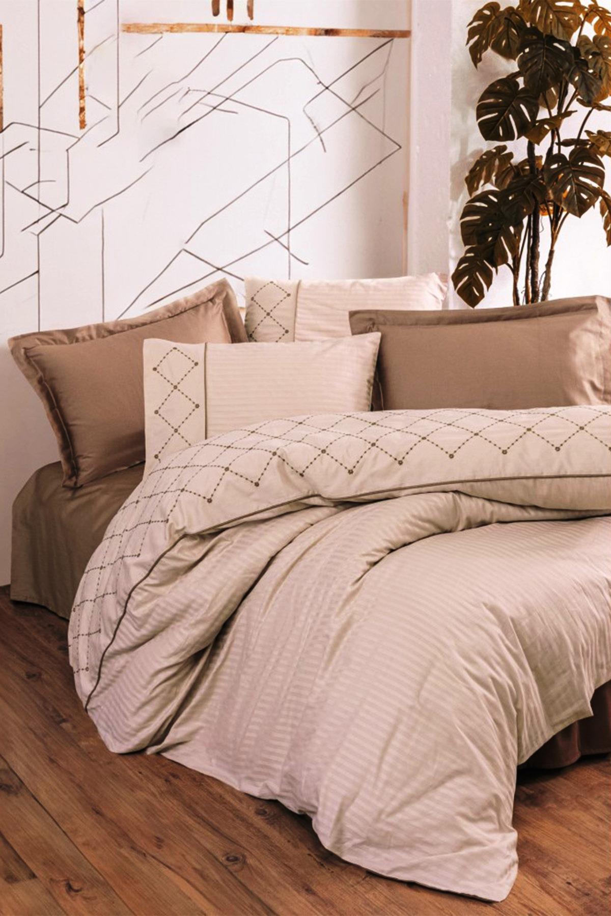 Nakışlı Saten Çift Kişilik Nevresim Takımı Afra Bej