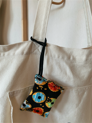 DONUT DESENLİ LASTİKLİ ÇANTA CHARM'I