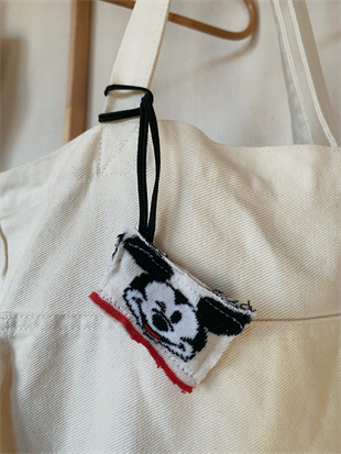 GÖZ KIRPAN MİCKEY MOUSE  LASTİKLİ ÇANTA CHARM'I