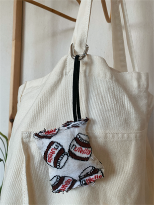 NUTELLA DESENLİ LASTİKLİ ÇANTA CHARM'I