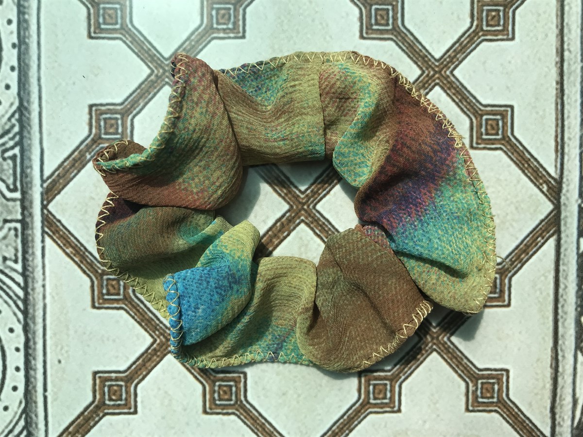 Batikli Şifon Orta Boy Kare Scrunchie Toka 