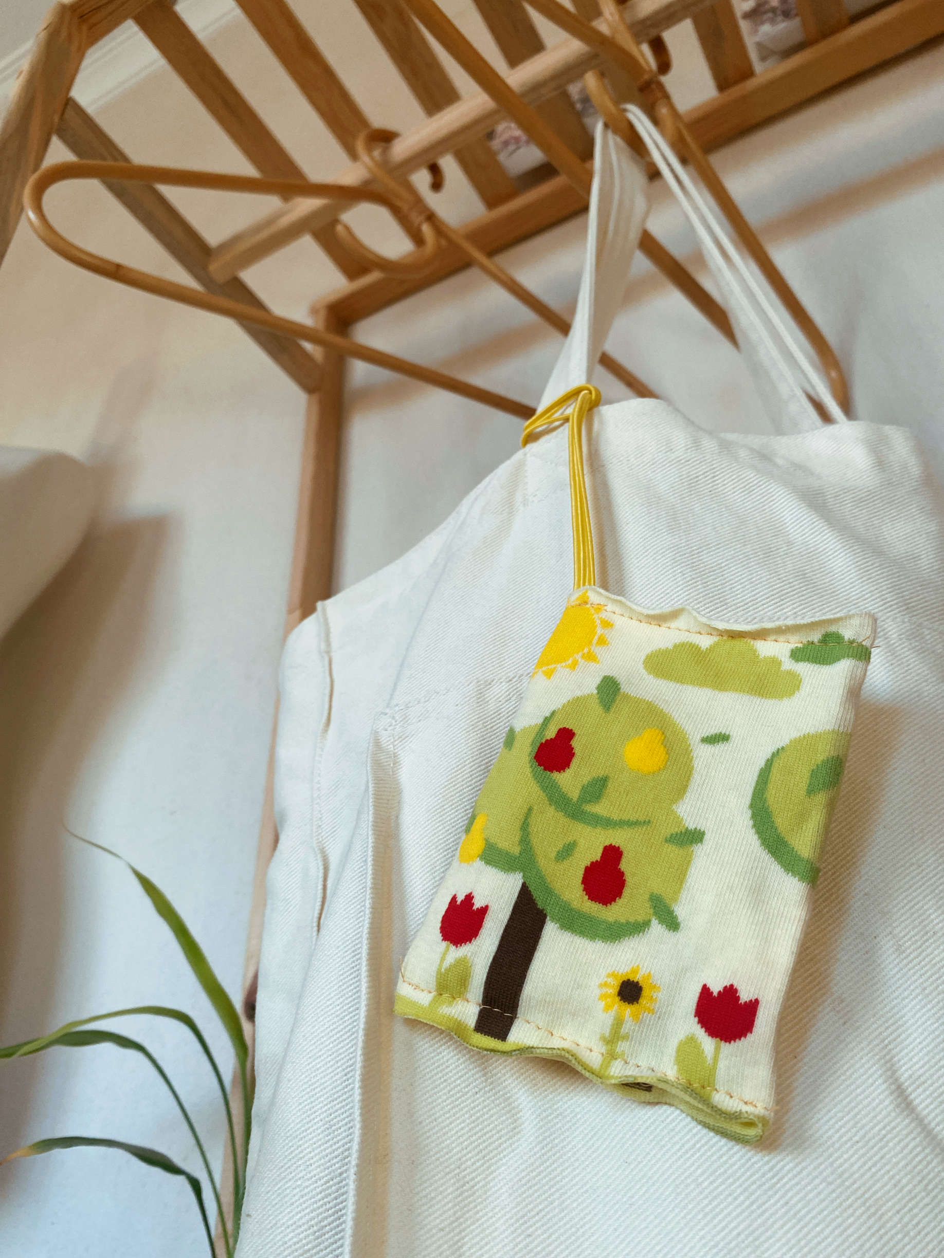 DOĞA RESMİ BASKILI LASTİKLİ ÇANTA CHARM'I