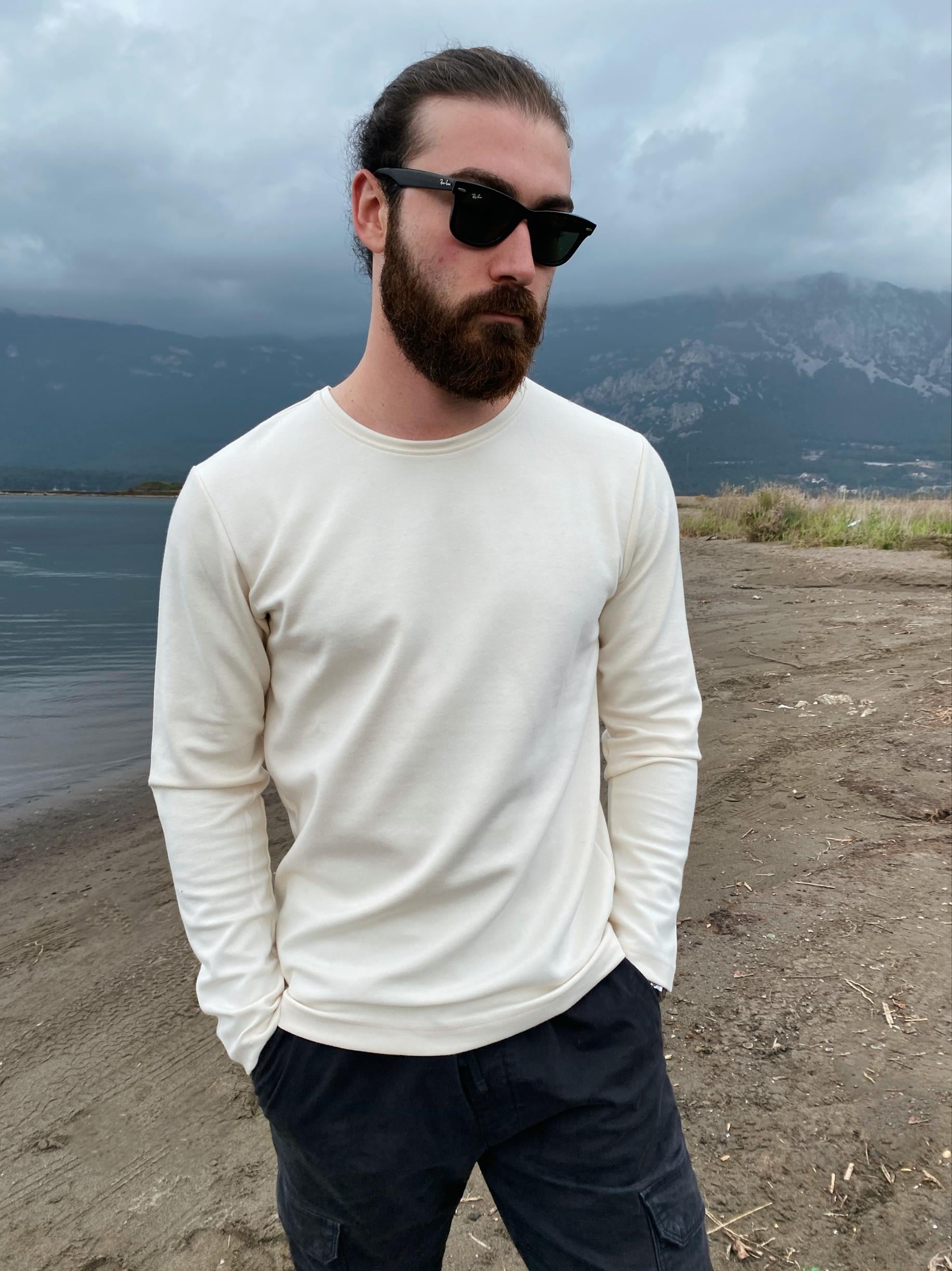 Ekru Bisiklet Yaka Uzun Kollu Unisex Tişört 