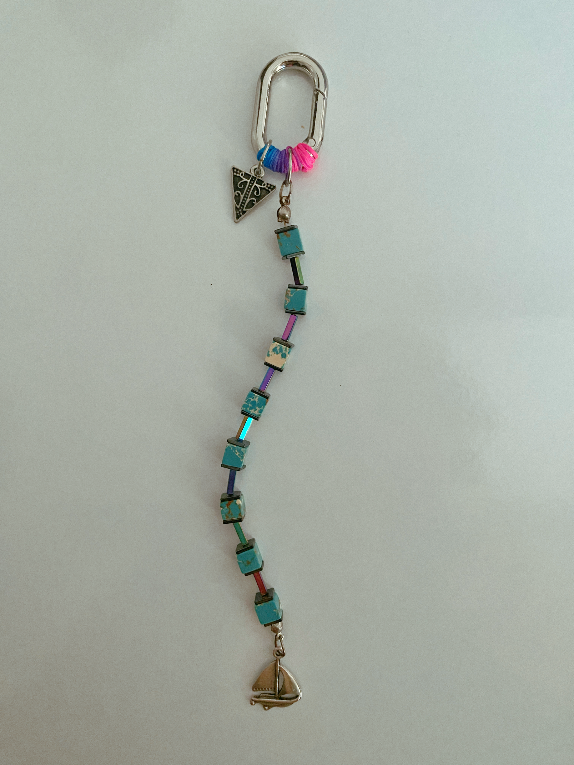 GÜMÜŞ KLİPSLİ ÇOKLU ÇANTA CHARM'I 1