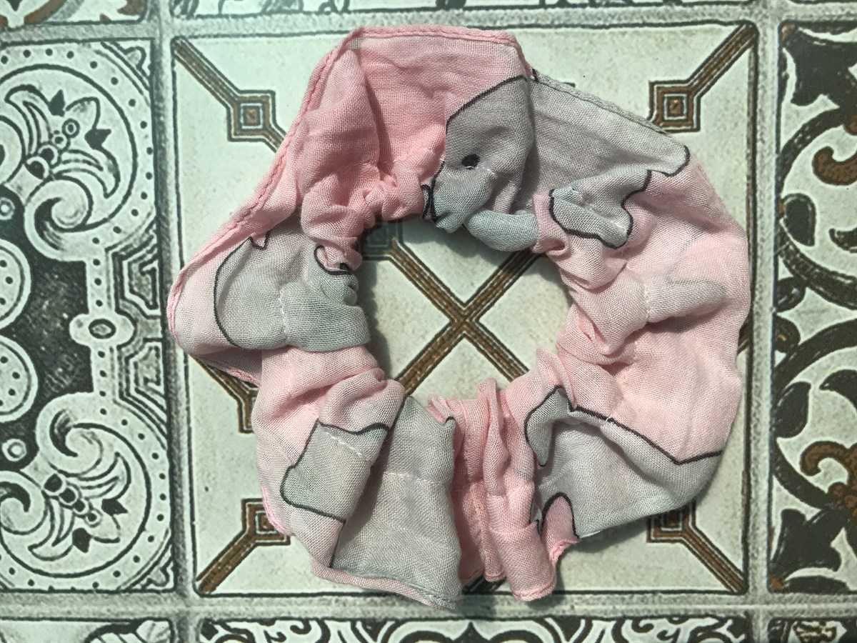 Pembe Fil Desenli Orta Boy Scrunchie Toka 