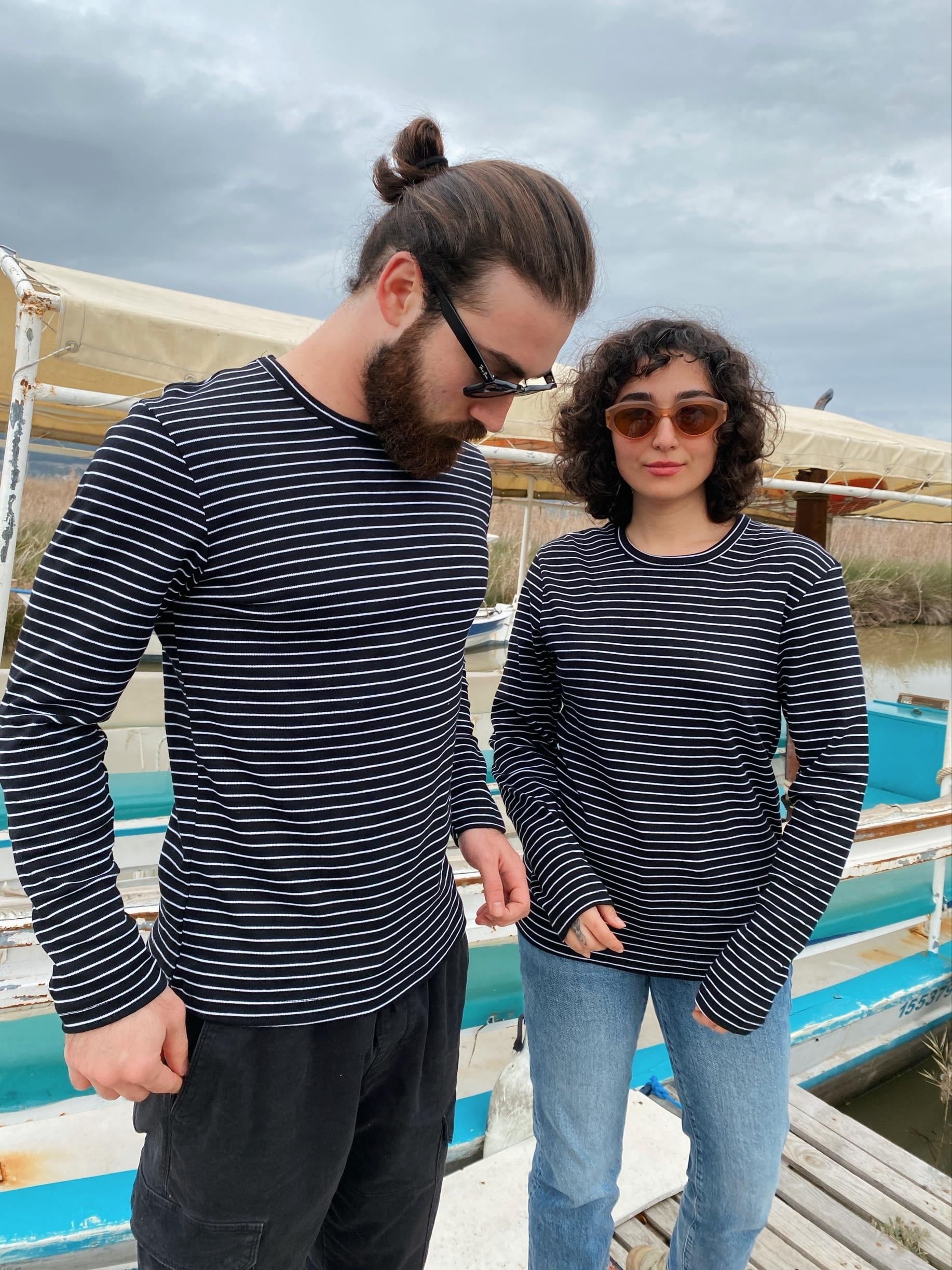 Siyah Beyaz Çizgili Bisiklet Yaka Uzun Kollu Unisex Tişört 