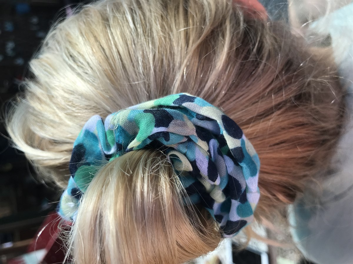 Yeşil Puantiyeli Orta Boy Kare Scrunchie Toka 