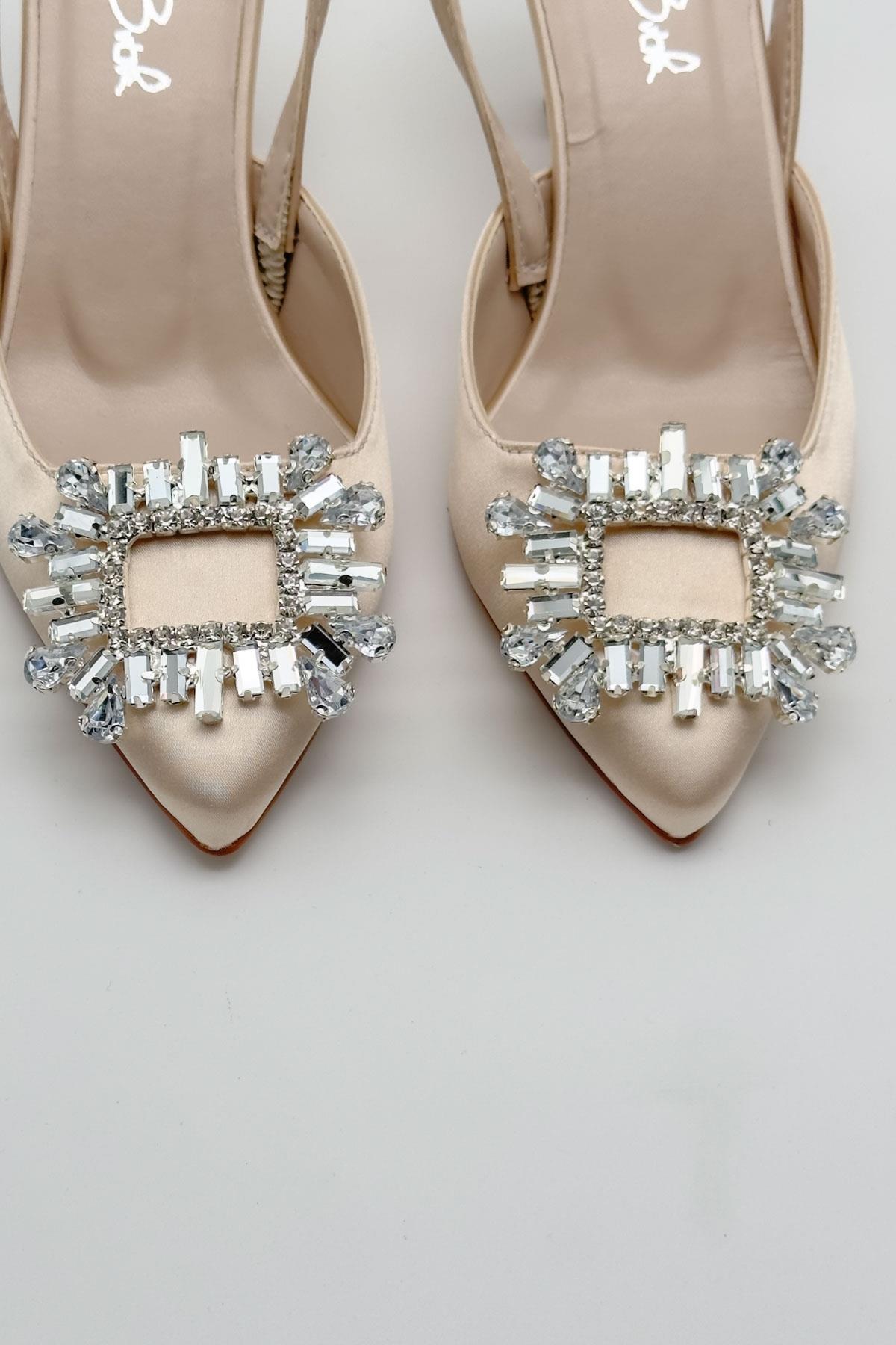 Quiero Bej Saten Taşlı Açık Stiletto