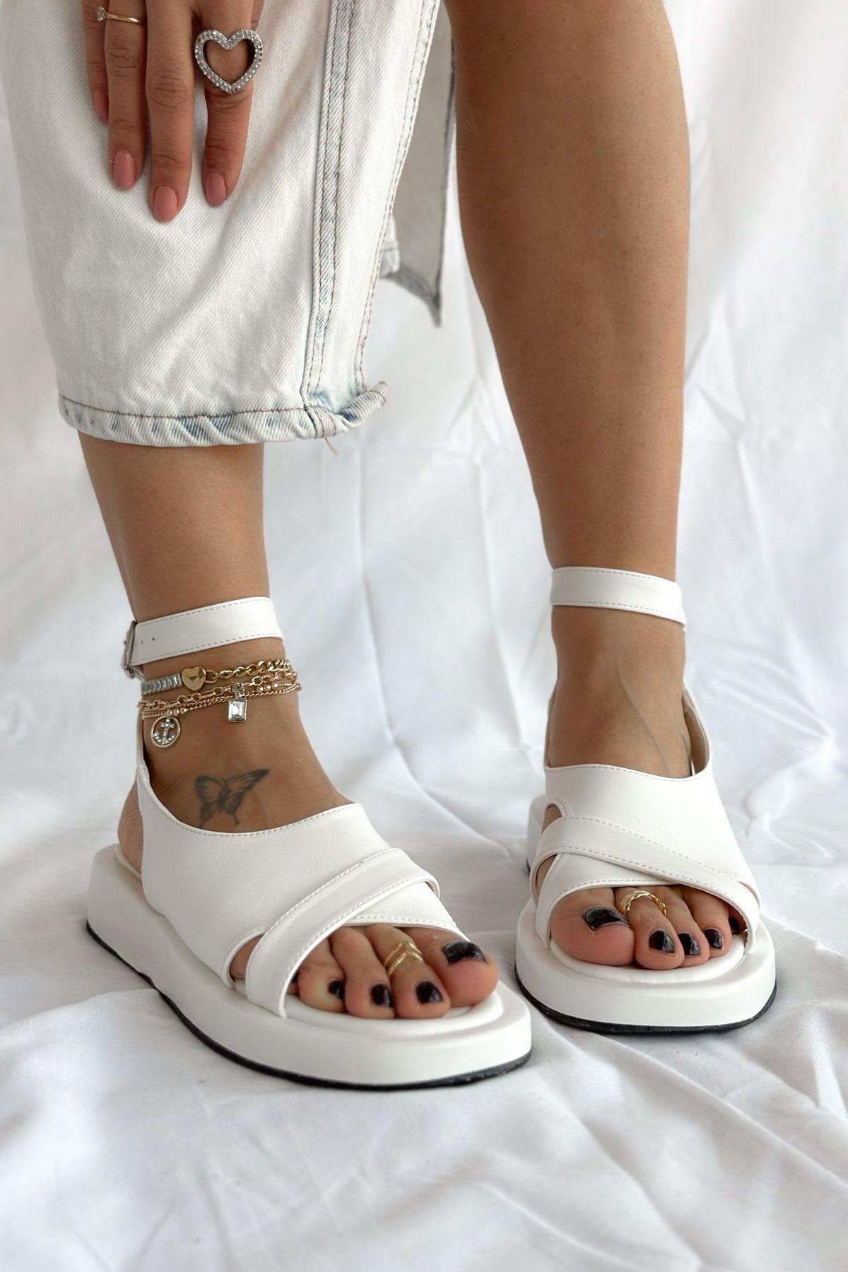 Sonia Beyaz Kadın Sandalet