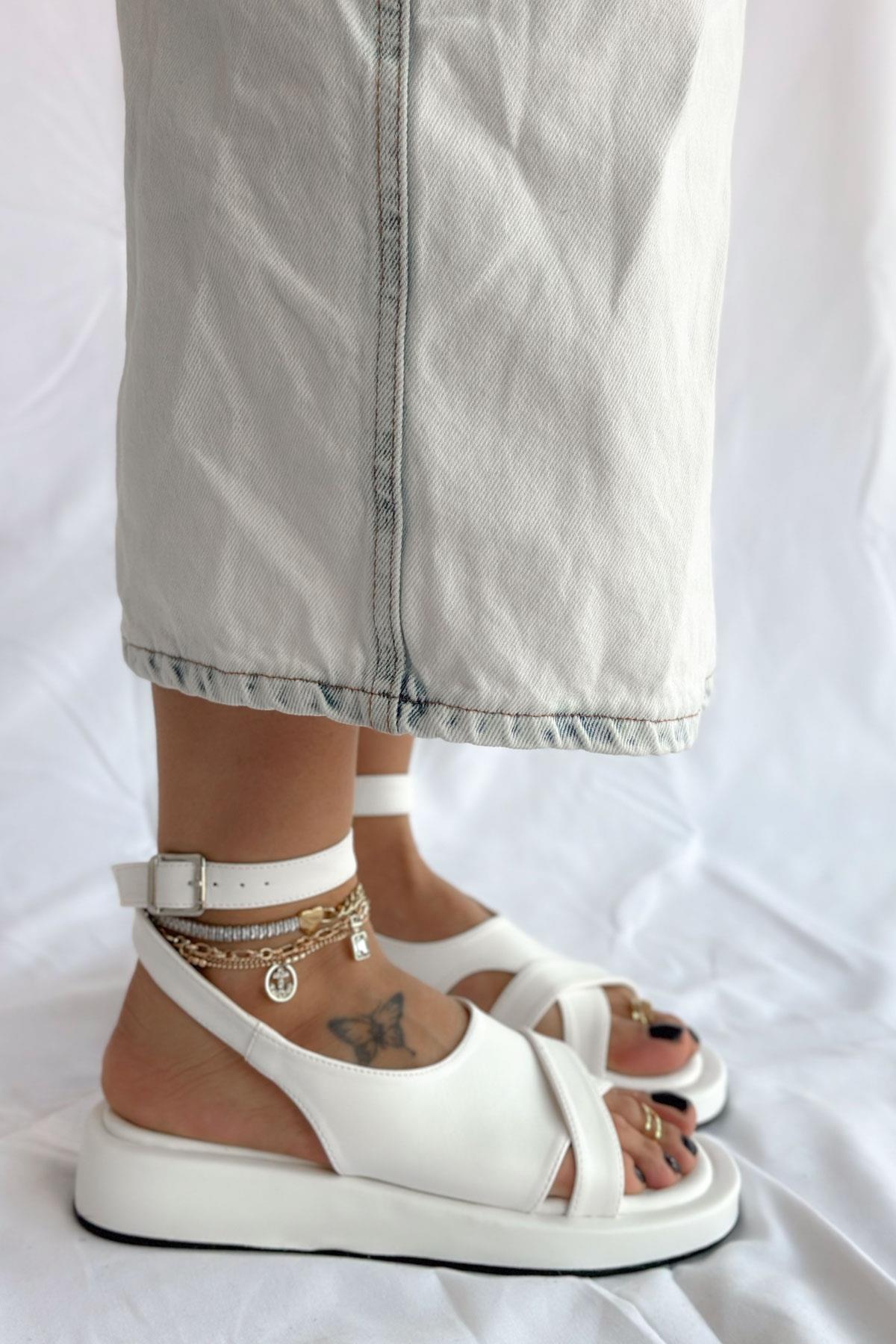 Sonia Beyaz Kadın Sandalet