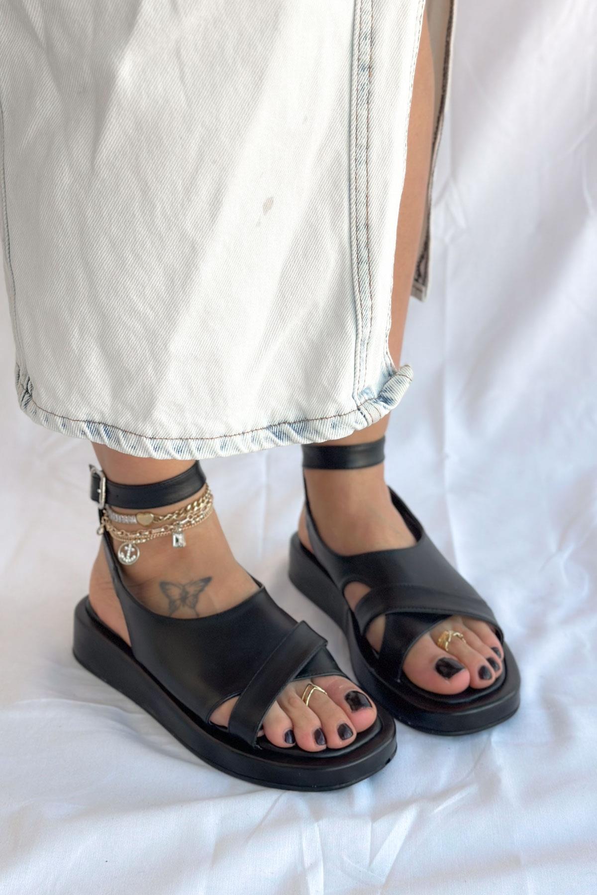 Sonia Siyah Kadın Sandalet