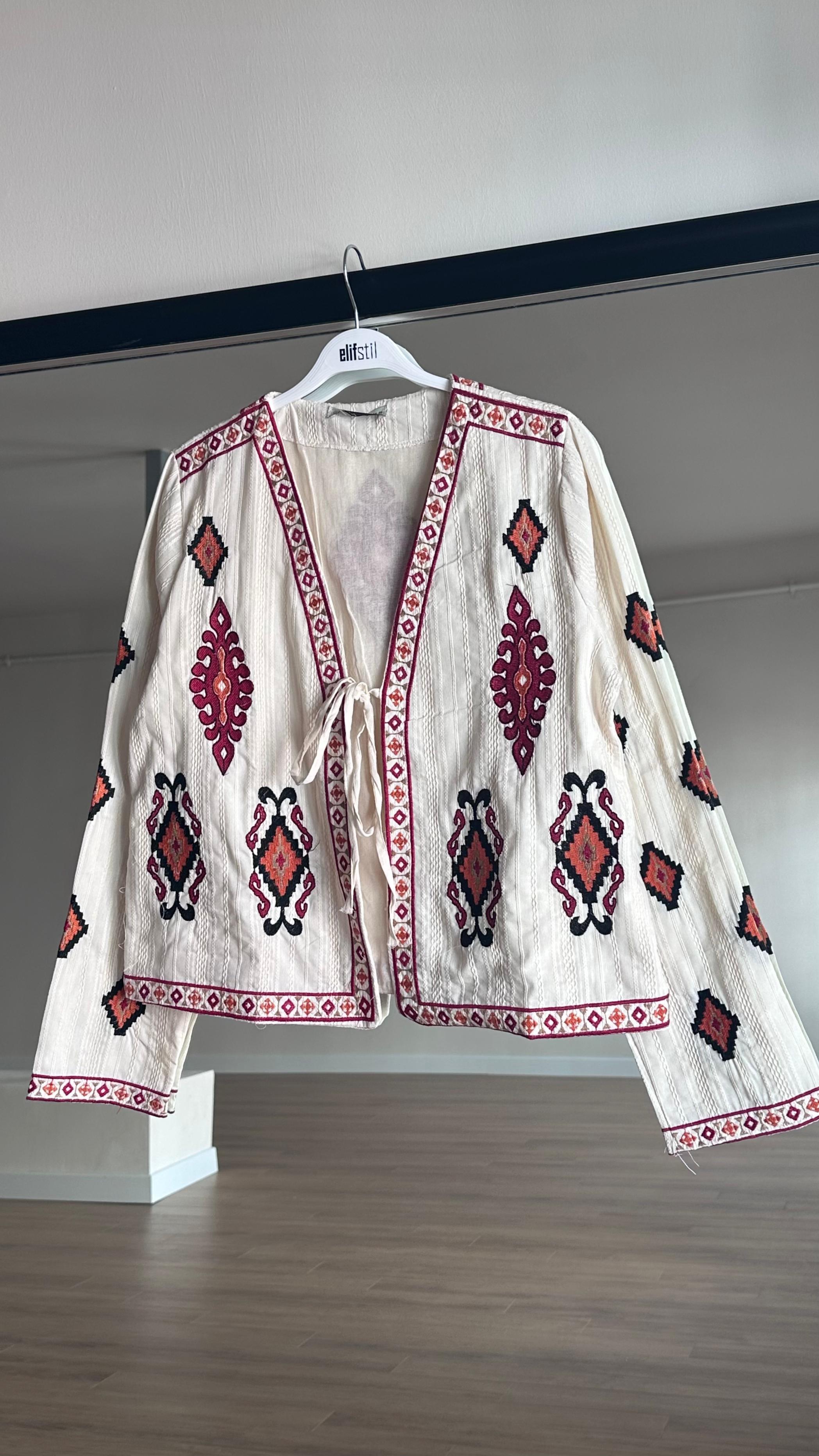 Etnik Motif İnce Ceket Bej 