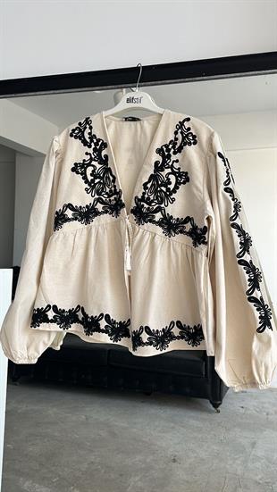 İşlemeli Bluz Bej
