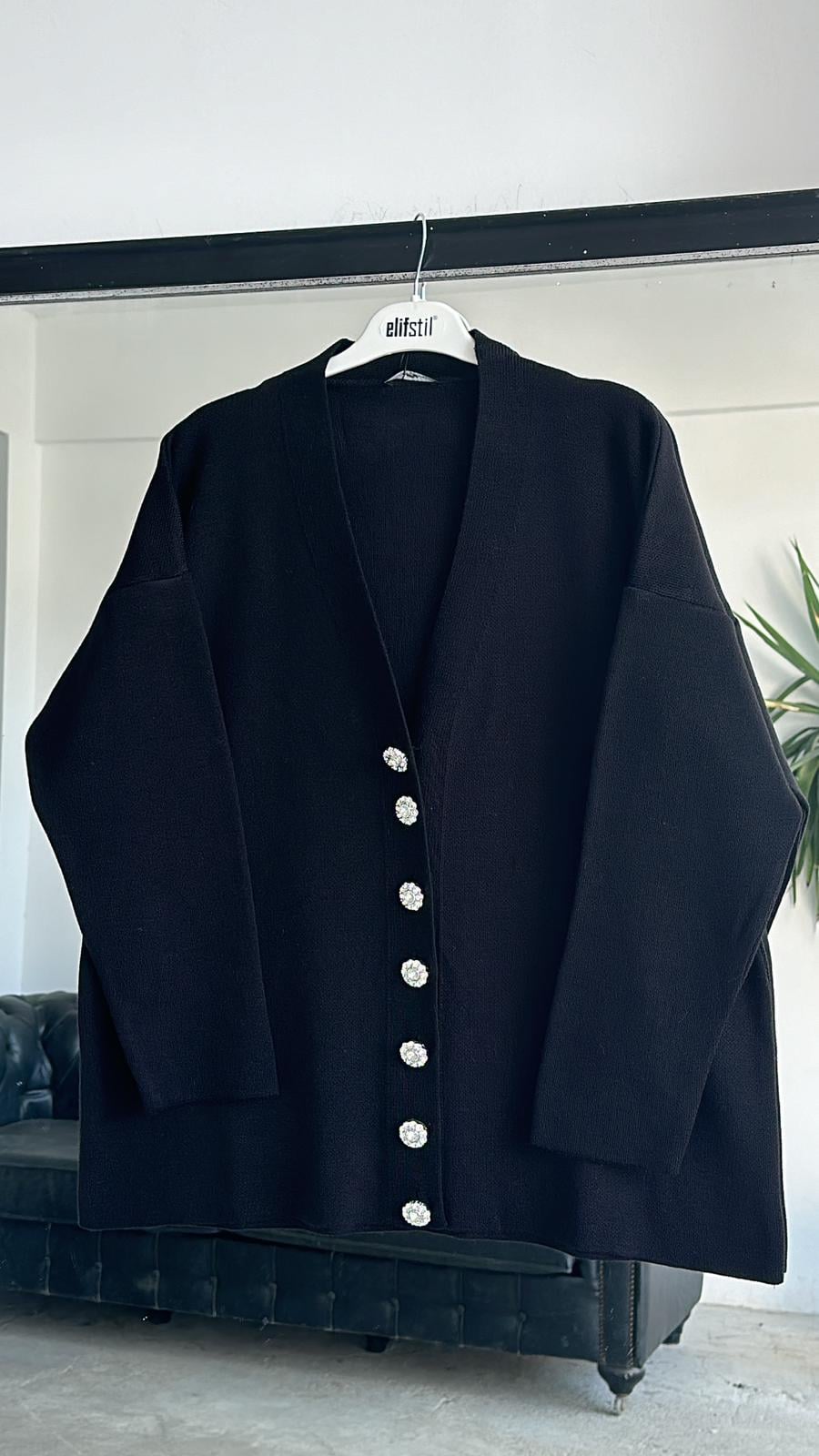 Taş Düğmeli Hırka Siyah