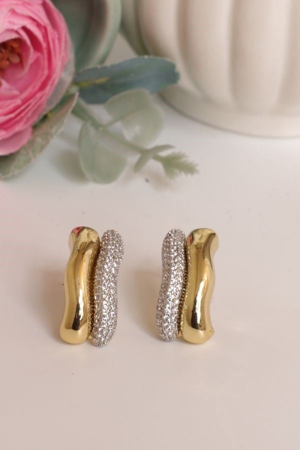 Gold Renk Gümüş Detay Şerit Model Trend Seri Küpe 