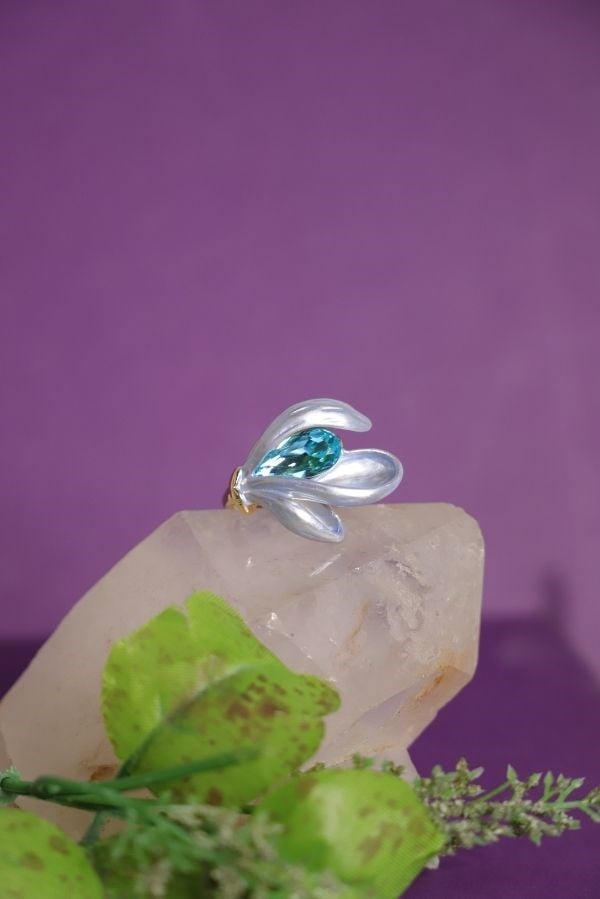 Özel Tasarım Swarovski Taş Mavi Renk Çiçek Model Yüzük