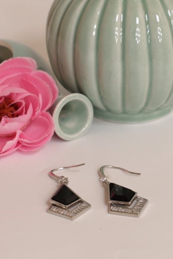 Sallantılı Siyah Küpe