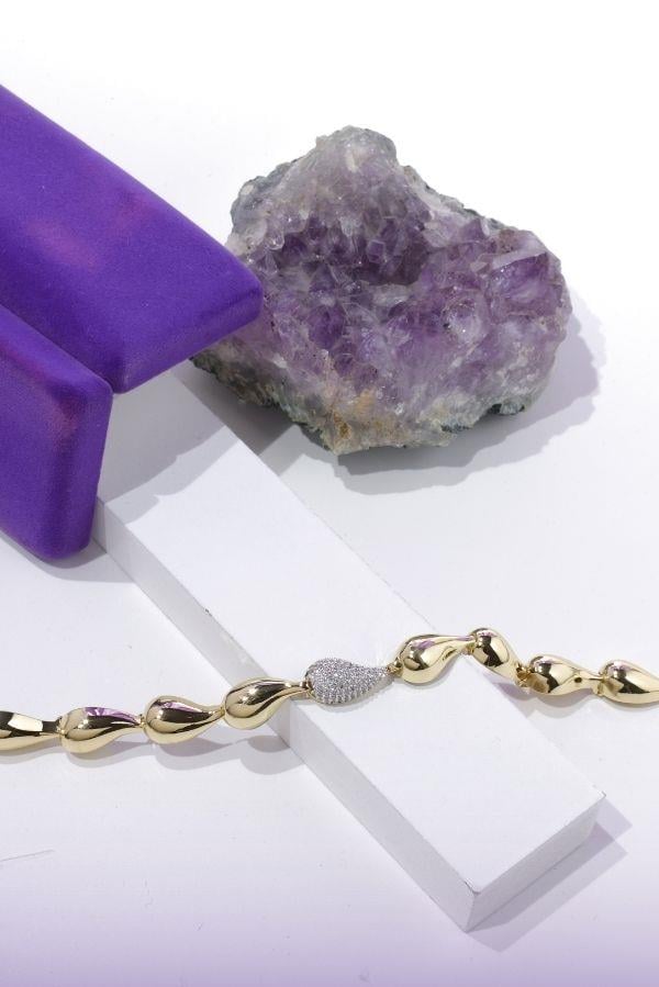 Custom Designed Teardrop Model Gold Bracelet