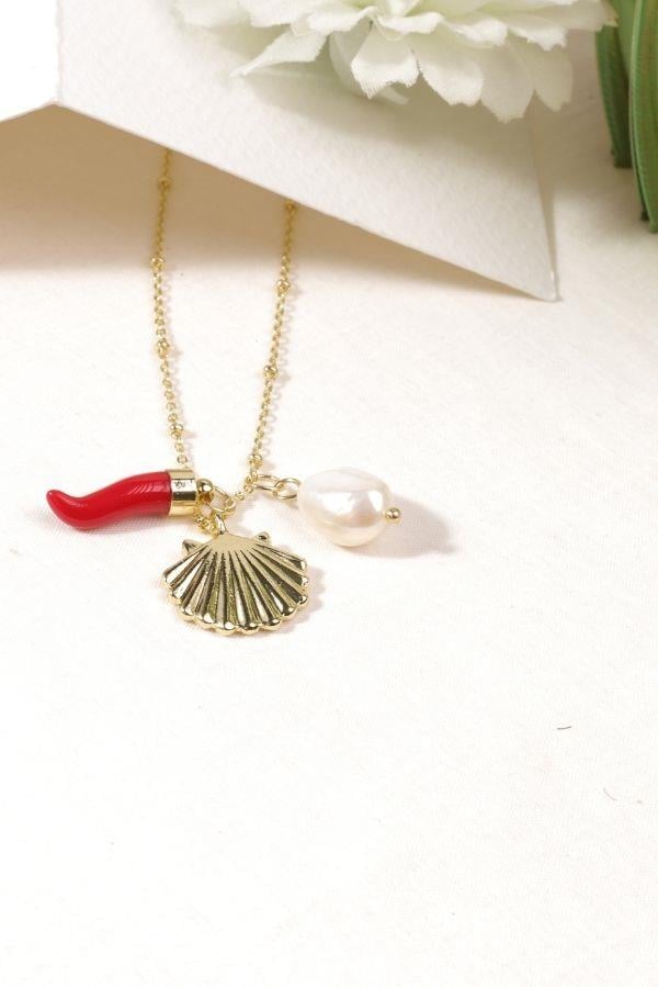 Collier de coquillages de mer