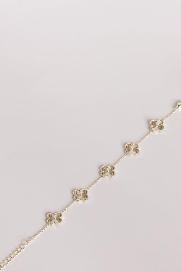 Trend Series Goldfarbenes Kleeblatt-Armband in großer Größe