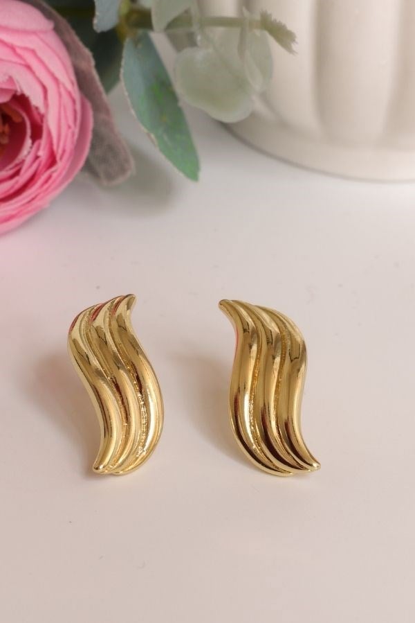 Gold Renk Dikdörtgen Model Kıvrımlı Trend Seri Küpe