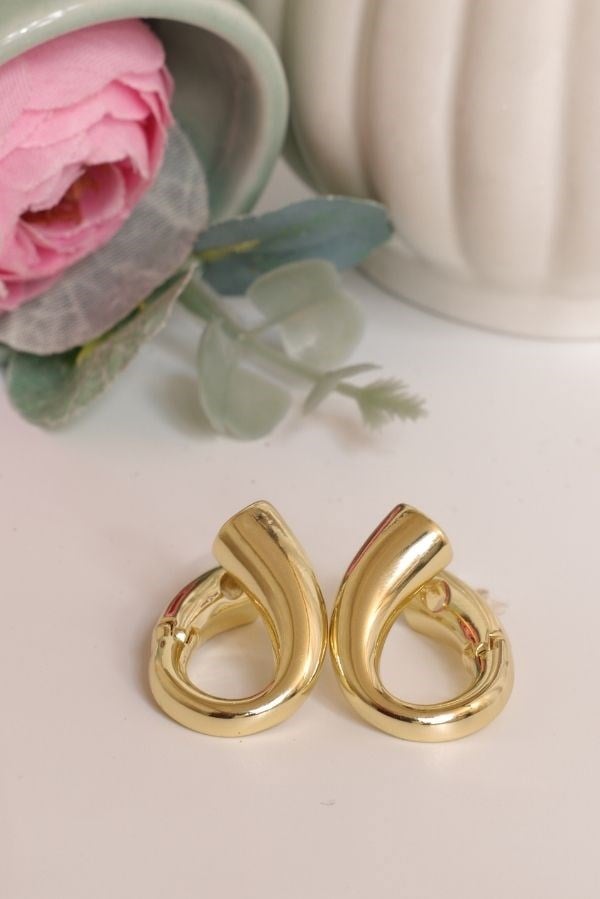 Gold Renk Düz Model Trend Seri Küpe 