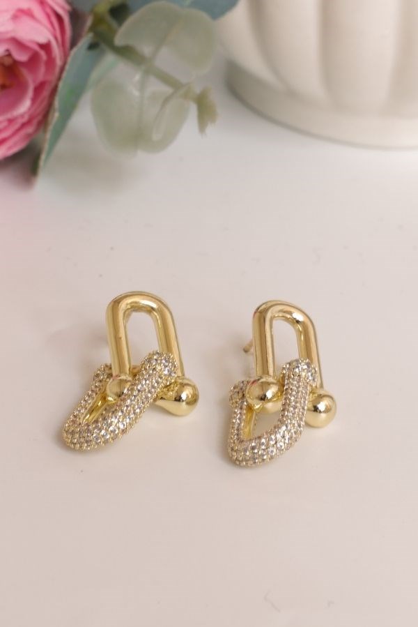 Gold Renk Geçmeli Trend Seri Küpe