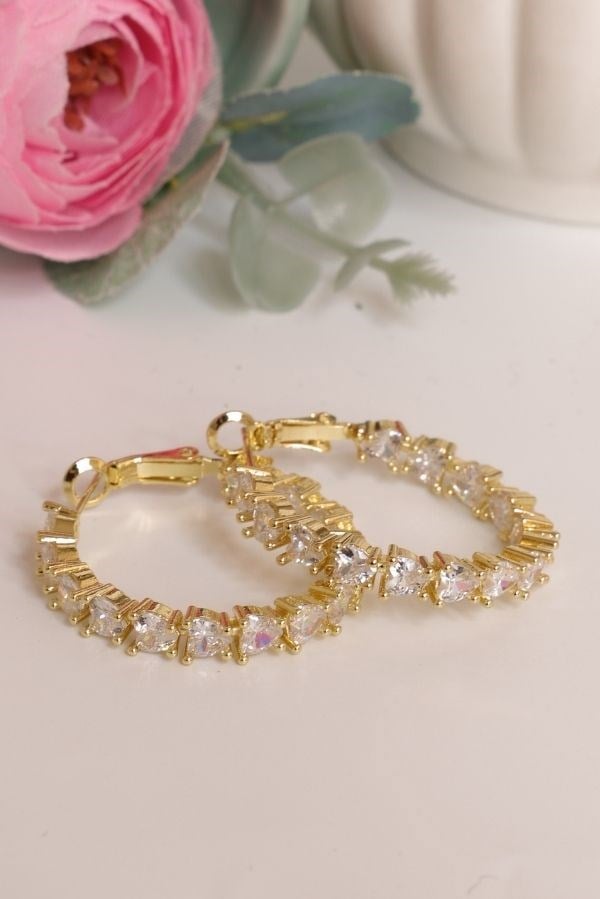 Gold Renk Kalpli Taşlı Trend Seri Küpe
