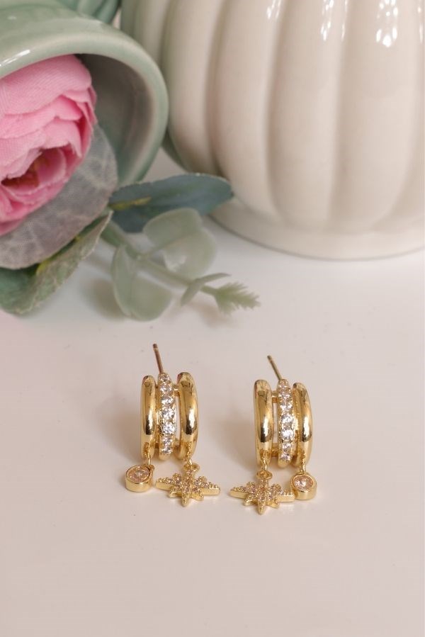 Gold Renk Küçük Yıldız Detay Sallantılı Trend Seri Küpe